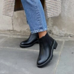 JOYFUL -Heel Vibe Shop 3N4A7052sq