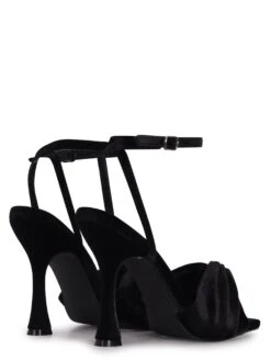 EMERY 10 EMERY -Heel Vibe Shop 3N4A9061 c8bc7348 2faf 4a2a 817e 6ddbc2b6bde6