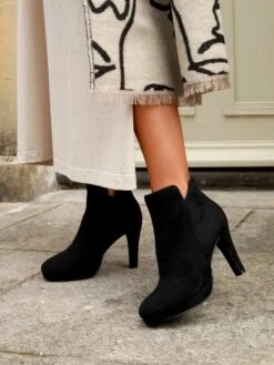 LAYARA 11 LAYARA -Heel Vibe Shop IMG 63892ln