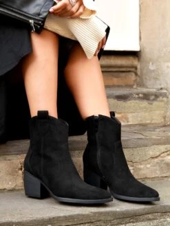 JESSIE 11 JESSIE -Heel Vibe Shop IMG 6629ln