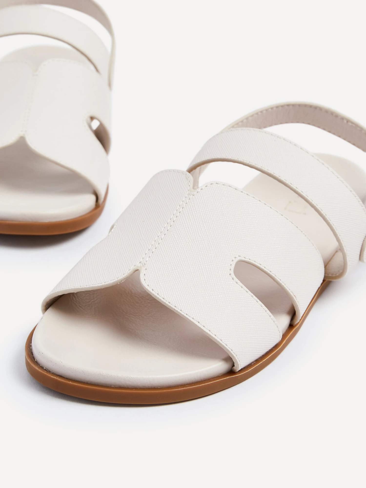 ISLAND 6 ISLAND - Image 4